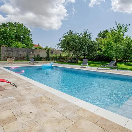 Chez Alice Holiday home Dival